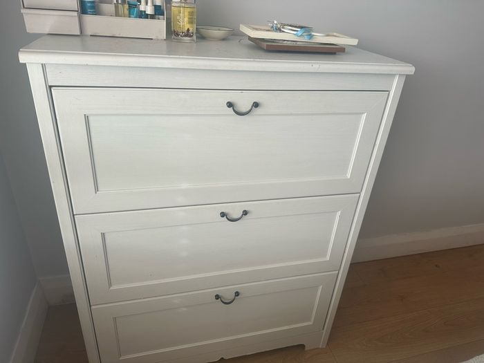 Chest of drawers