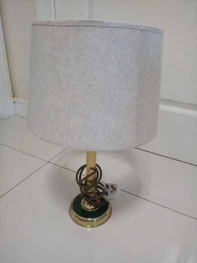 Table lamp