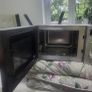 microwave oven Image 2