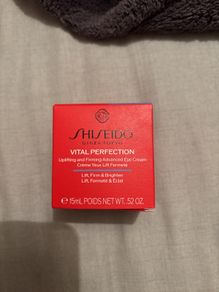 Shiseido - vital perfection - uplifting and forming advanced eye cream