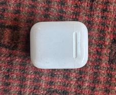 Apple AirPods (1st Generation)