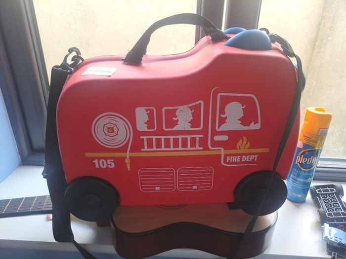 kids suitcase