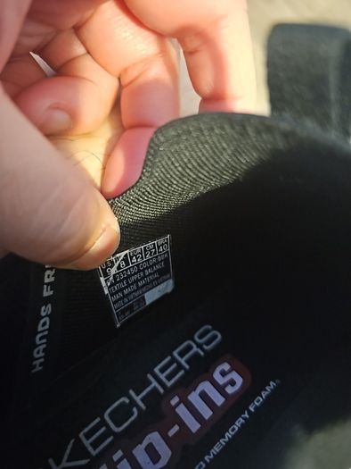sketchers slip on