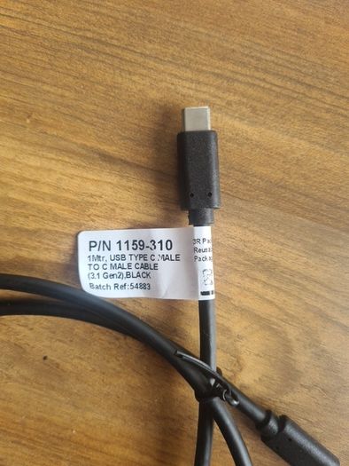 Usb-c to Usb-c (3.1 gen2) cable suitable for docking station connections