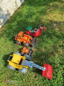 sand toy/cars