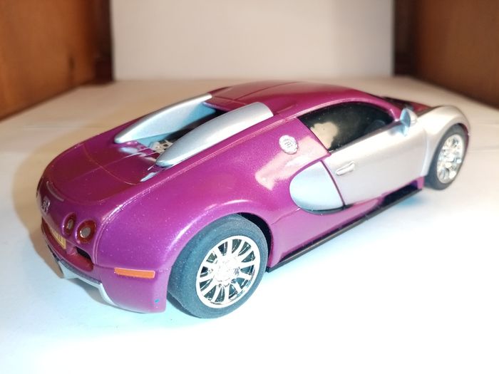 Scalextric Bugatti Veyron Purple Slot Car ( street supercar road )