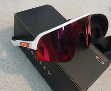 Oakley Sutro lite sweep