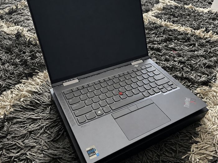 Lenovo X1 Yoga (6thgen) i7/512/32gb/4K  [High-Spec | Like New]
