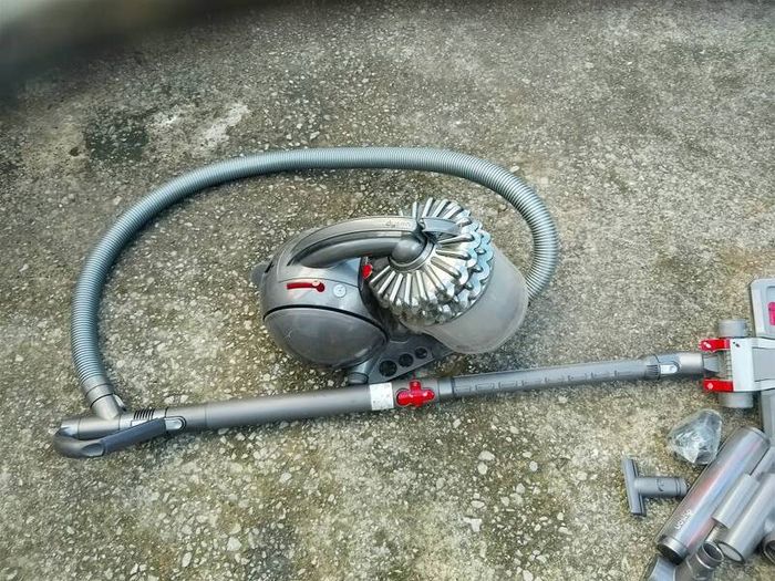 Dyson hoover
