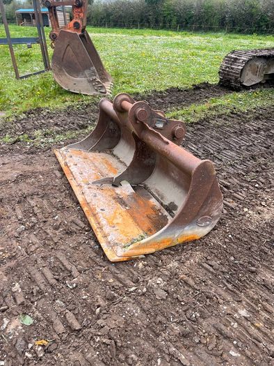grading bucket