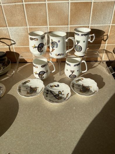 Royal Tara "Book of Kells" 5 Mugs & 3 Shell shaped dishes as New