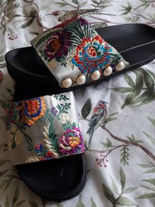 Oriental sliders