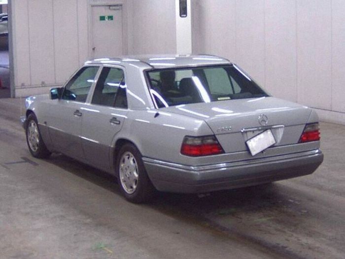 Mercedes-Benz E-Class 1993