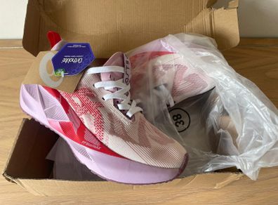 Asics Novablast (Size 5)