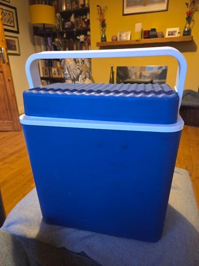 Cool box