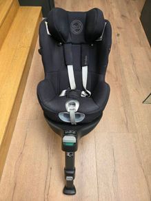 Cybex Car Seat with Isofix  base.