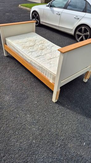 Timber solid frame single bed