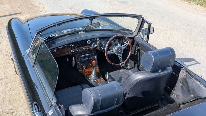 MGB  Coupe - 1973 (Black)