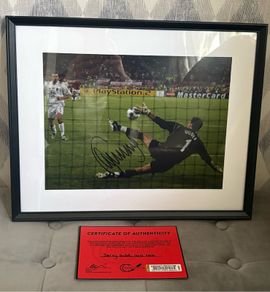 Liverpool jerzy dudek signed and framed 16 x 12 photo with certificate