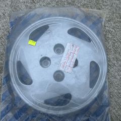 Genuine Fiat Punto 176 hubcap