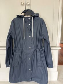 Danish brand renowned for its rainwear Ilse Jacobsen  French navy coloured rain coat BRAND NEW