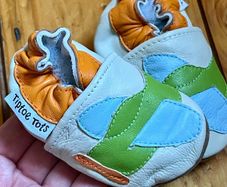 Brand new Tiptoe Tots leather baby shoes 0-6mths