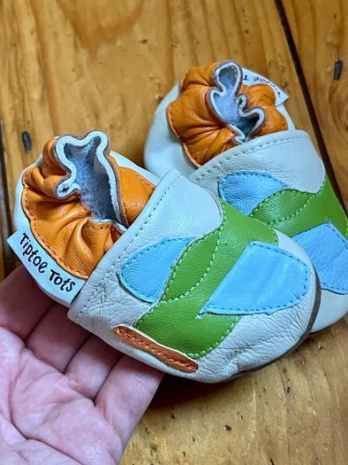 Brand new Tiptoe Tots leather baby shoes 0-6mths