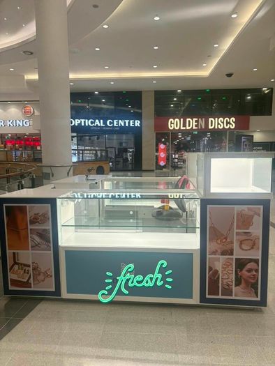 White retail Kiosk