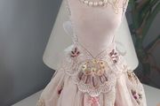 solid detailed elegant lady style jewellery holder
