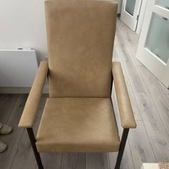 orthopaedic armchair