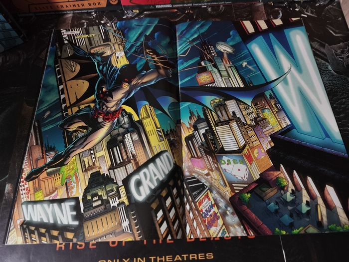 Flashpoint ! Issue #1 ! 1st Full App of Batman (Thomas Wayne) ! 1st App of Element Woman ! 1st App of Outsider (Michael Desai) ! 2011 ! by DC Comics !