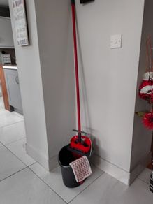 Vileda Ultramax Complete Mop and Bucket Set Black/Red