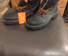 Work Boots - No Risk - Size 12