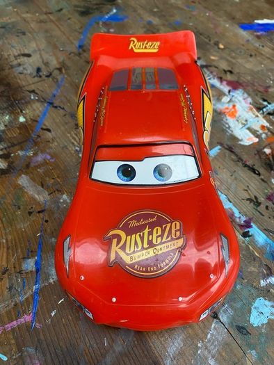 Disney & Pixar large Lightning McQueen car