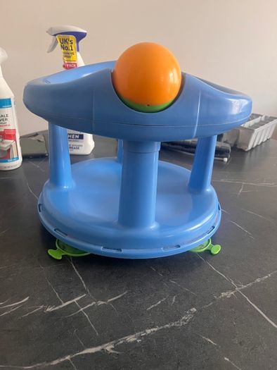 Baby Bath Seat & Wyze Indoor Camera