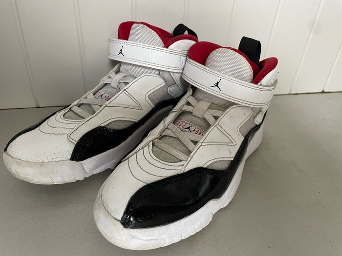 Nike Sky Jordan kids trainers runners size 2