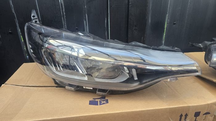 ford transit custom 2025 model head lights led