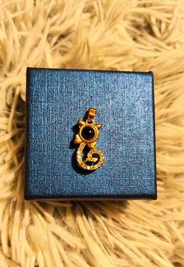 Cat Pendant Necklace with Projection Charm Fashion Jewelry
