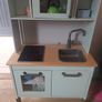 Toy play kitchen Image 2