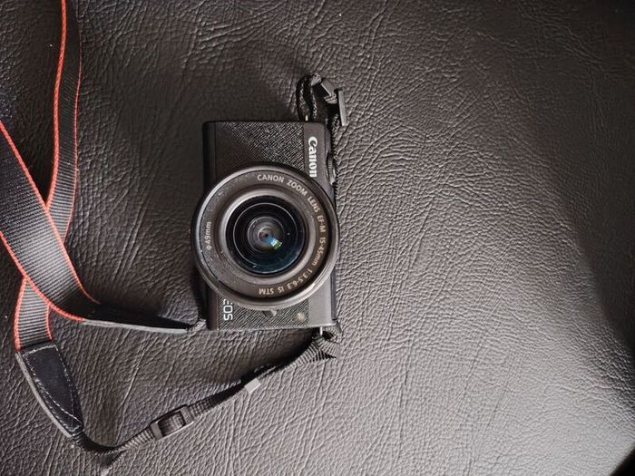Canon M200 with Accessories