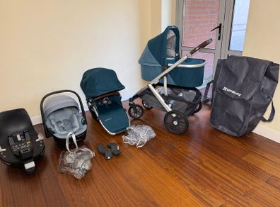 Uppababy Vista Finn V2 maxi cosy car seat with isofix rotating