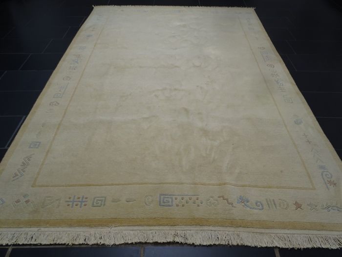 Nepalese Rug 3.05 x 2.05m (Neptib)
