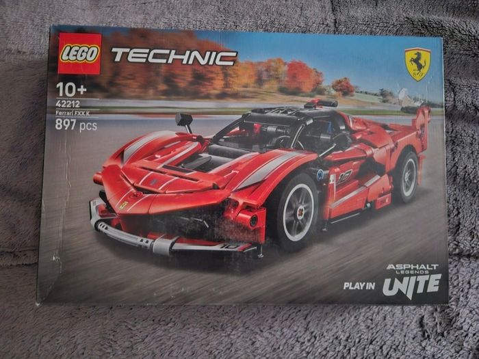 Brand new lego 42212 Ferrari FXX K
