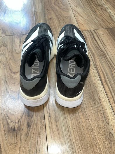 Adidas Boston 13 - Size 9 UK