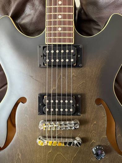 Ibanez Artcore semi-hollow electric guitar - excellent condition