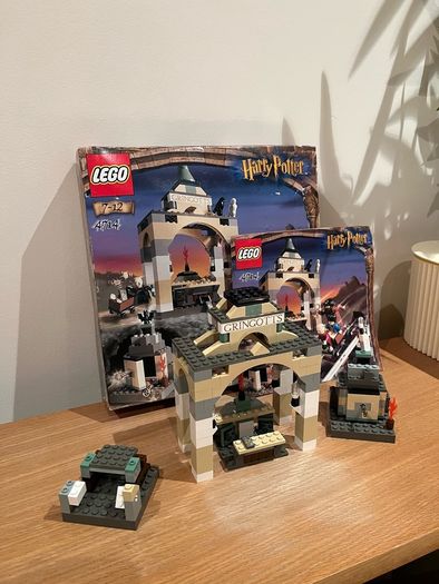 (Rare) Lego 4714 Harry Potter Gringotts Bank with Box, Instructions (Parts Missing)