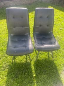 Dining room chairs x2