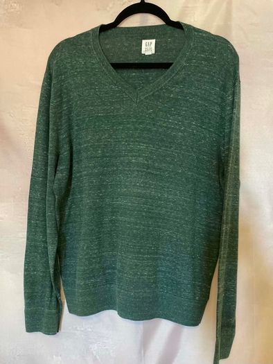 Gap V Neck sweater - size L