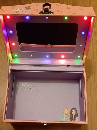TopModel box with lights