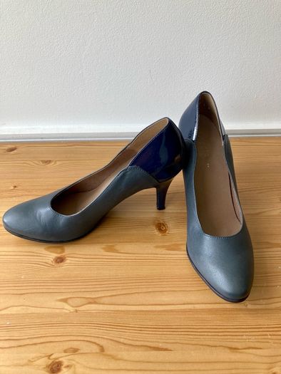 Froggie  heels, uk 7